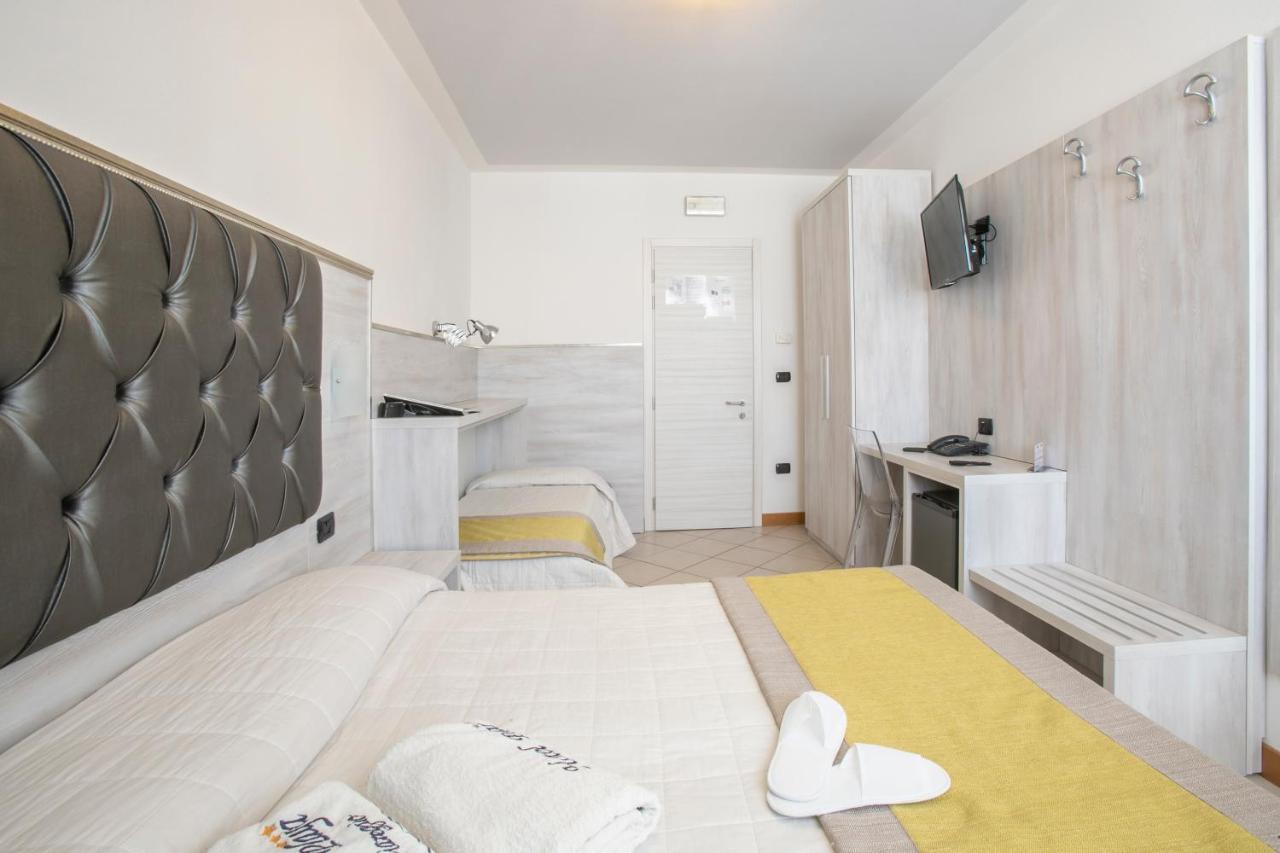 Hotel Playa Viareggio Buitenkant foto