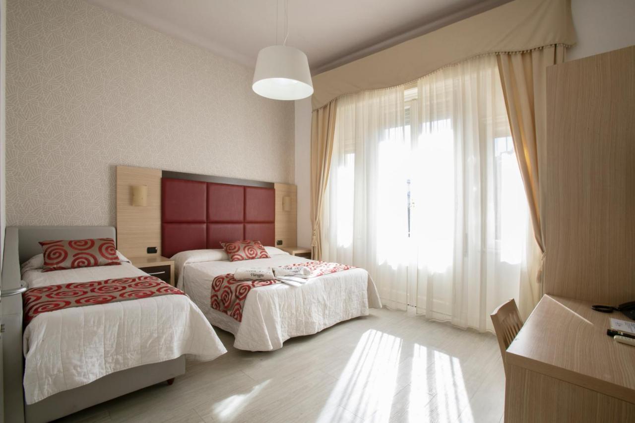 Hotel Playa Viareggio Buitenkant foto