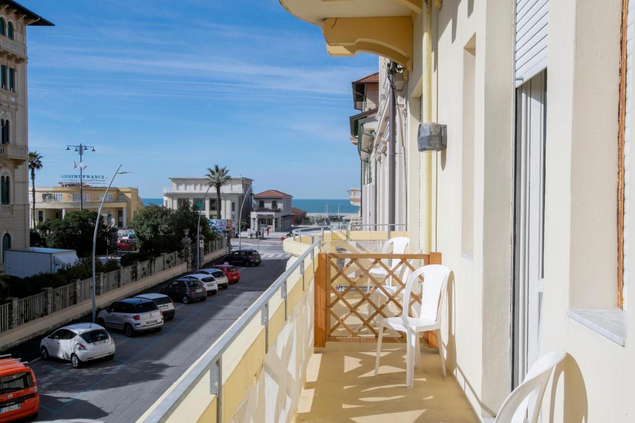 Hotel Playa Viareggio Buitenkant foto