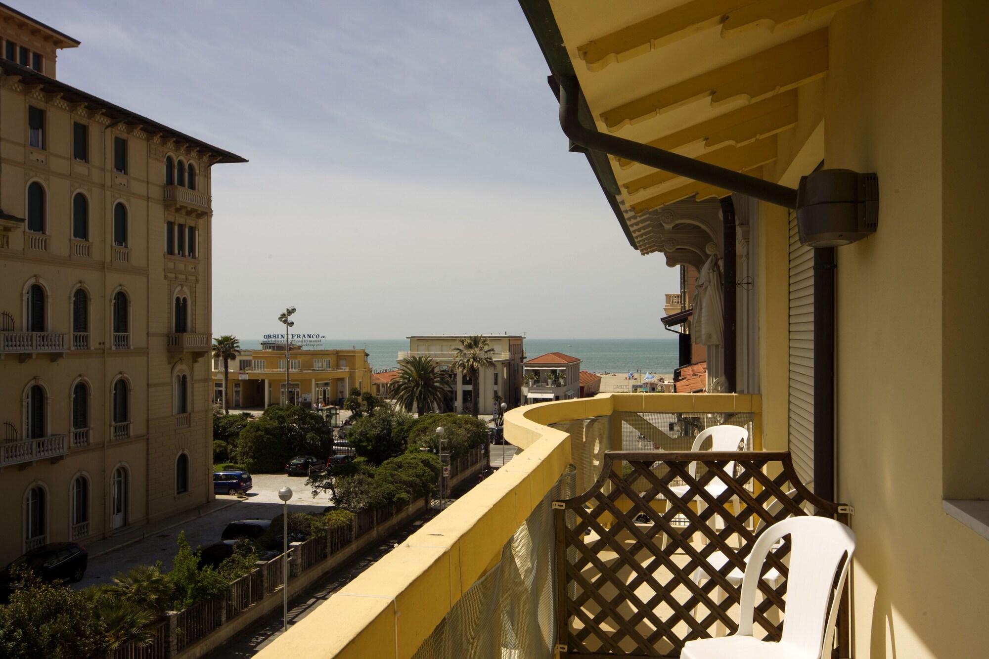 Hotel Playa Viareggio Buitenkant foto