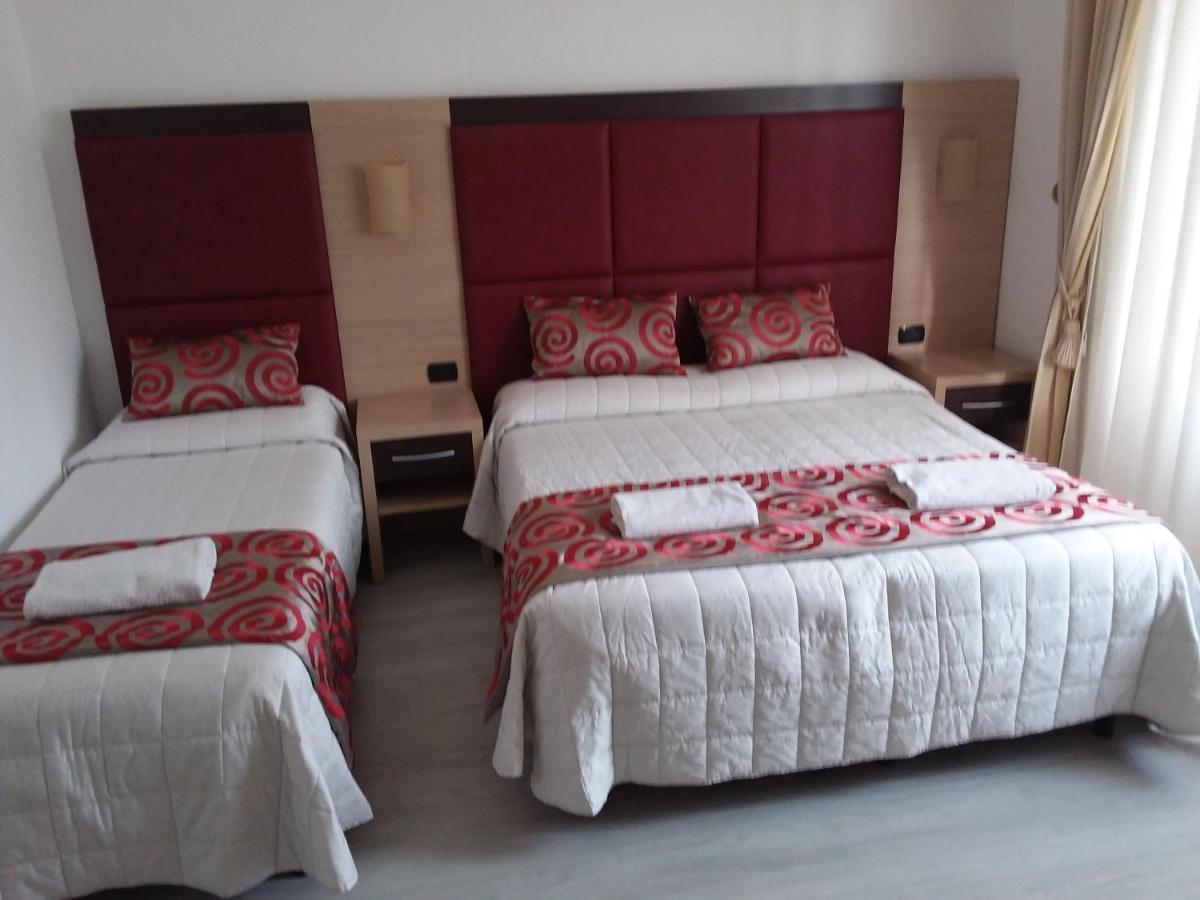 Hotel Playa Viareggio Buitenkant foto